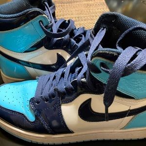 Air Jordan 1 Retro High OG “ Blue Chill “